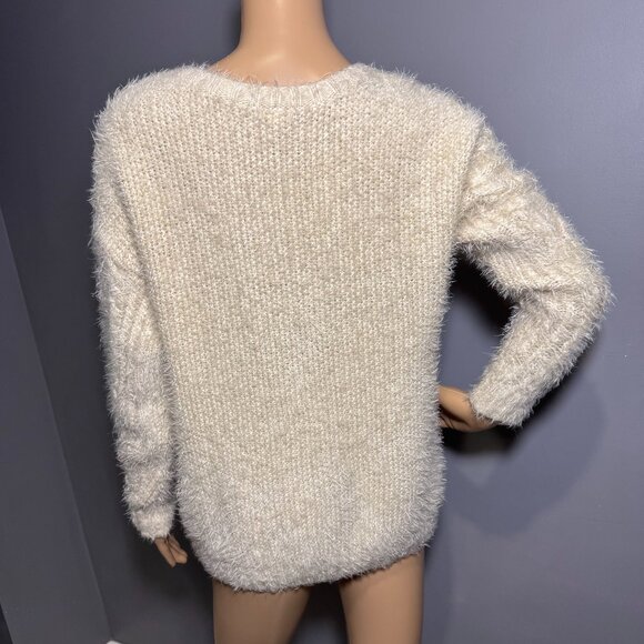 Cream Fuzzy Cable Knit Sweater 🤍 Soft & Cozy Neutral Winter Pullover NWOT - Picture 3 of 5